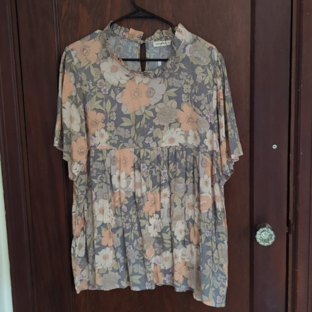 AndTheWhy Short Sleeve Flowy Babydoll Cottagecore Floral Blouse Size Large